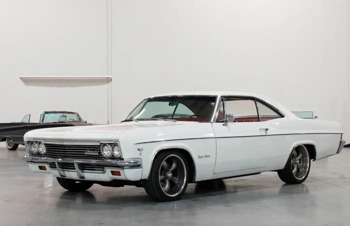 1966 Chevrolet Impala — photograph 1 of 10